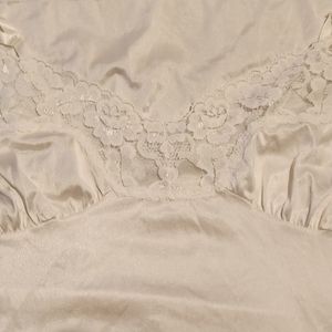 Vassarette white lingerie Style 10-805